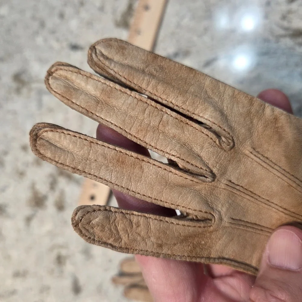 Vintage Kids Tan Leather Button Wrist Gloves Three Point Stitching 7 Inch